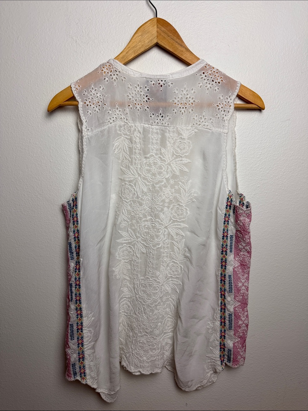 Johnny Was Rosslyn Clio Embroidered Sleeveless Button Front Top - Picture 4 of 8